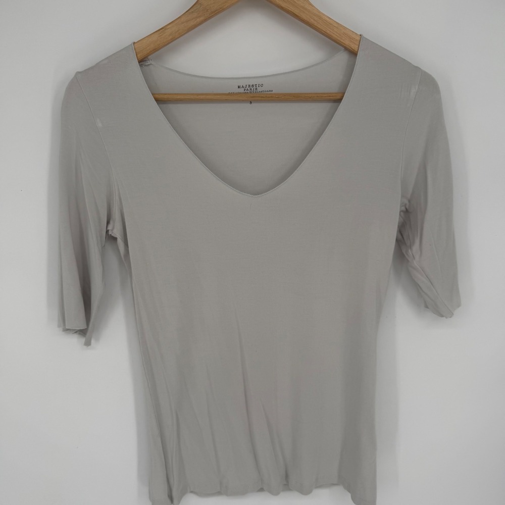 Majestic Filatures Paris Gray V-Neck Superwashed Top Size Medium Quiet Luxury
